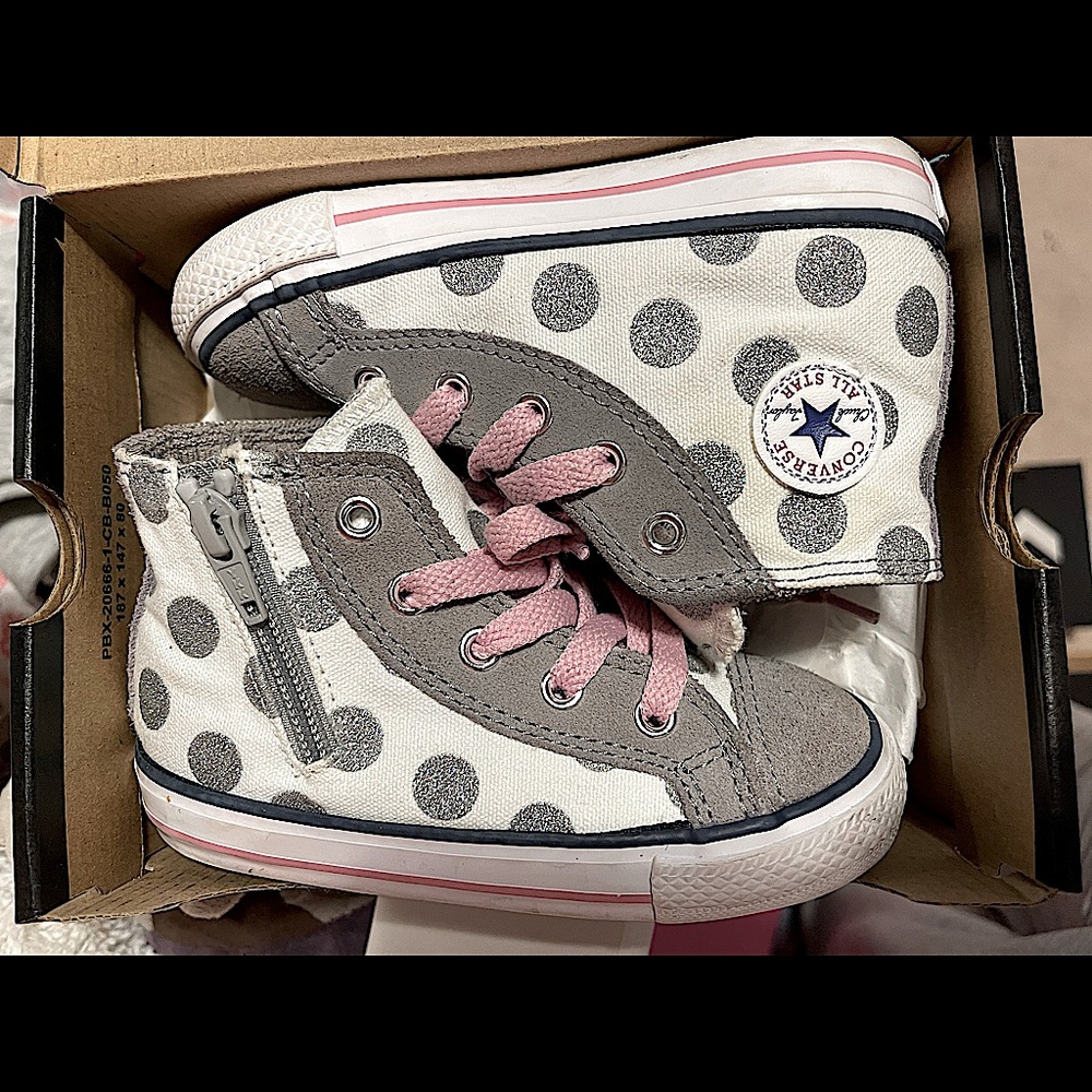 Toddler - polka dot converse